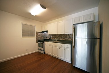 14850 W. DIXIE HWY Studio Apartment for Rent Photo Gallery 1